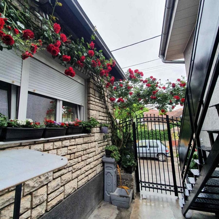 Fortress Apartments Ni Exteriér fotografie